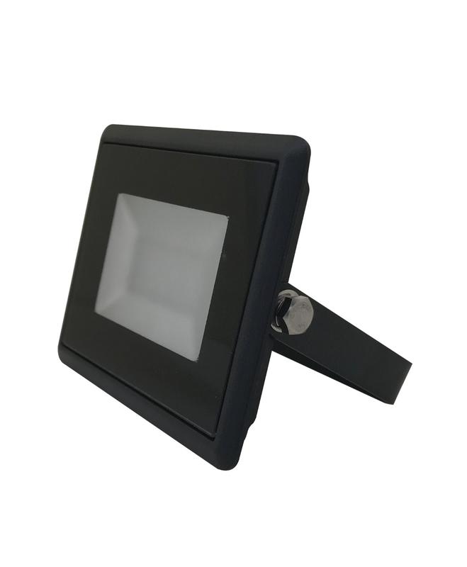 Рекомендуем купить Прожектор светодиодный Eco Class Floodlight 20Вт 4000К IP65 1440лм ДО черн. LEDVANCE 4058075176591